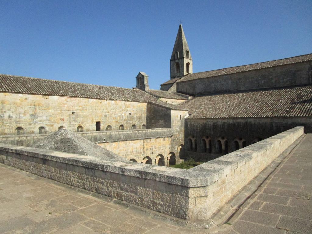Logis Hostellerie De L'Abbaye Le Thoronet Dış mekan fotoğraf