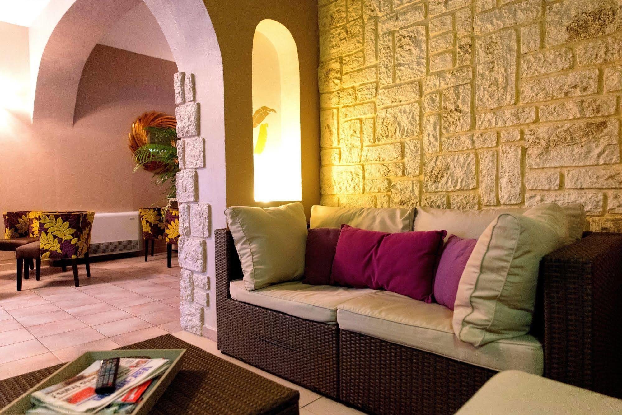 Logis Hostellerie De L'Abbaye Le Thoronet Dış mekan fotoğraf